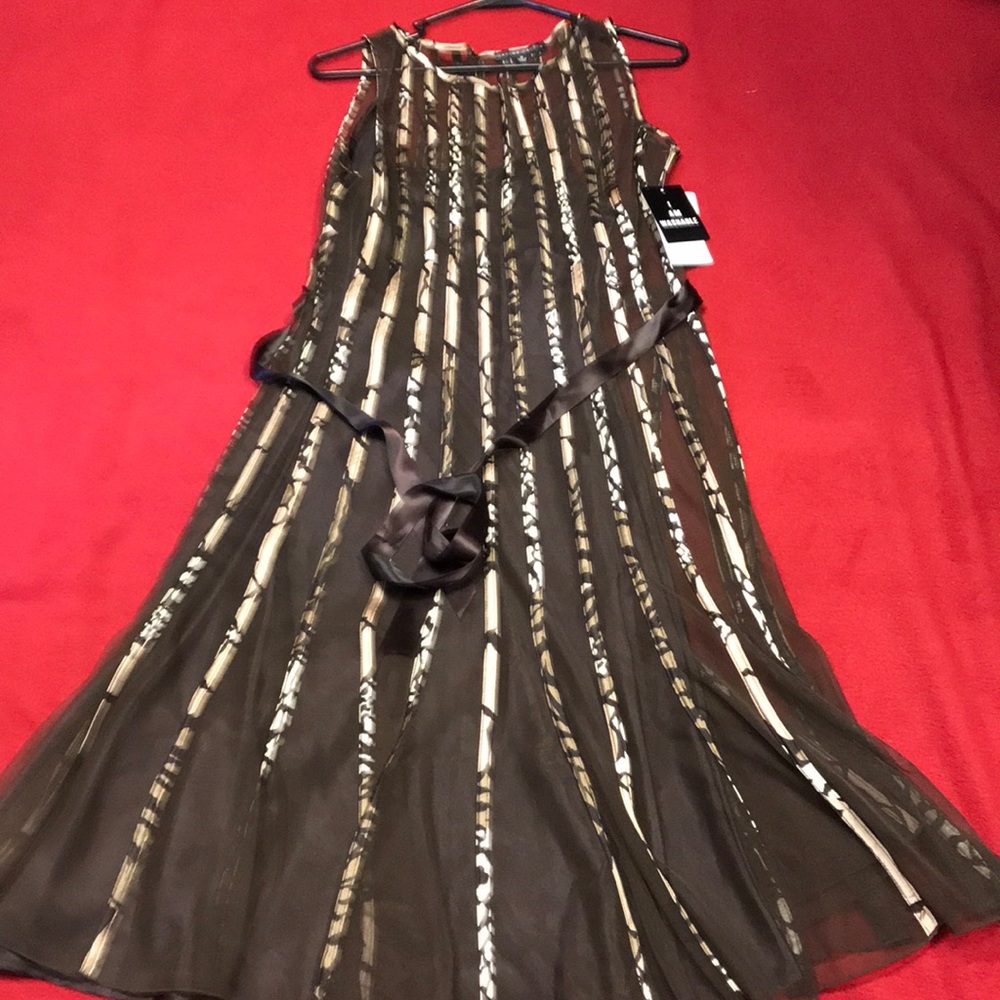 Dress - Picture 6 of 6